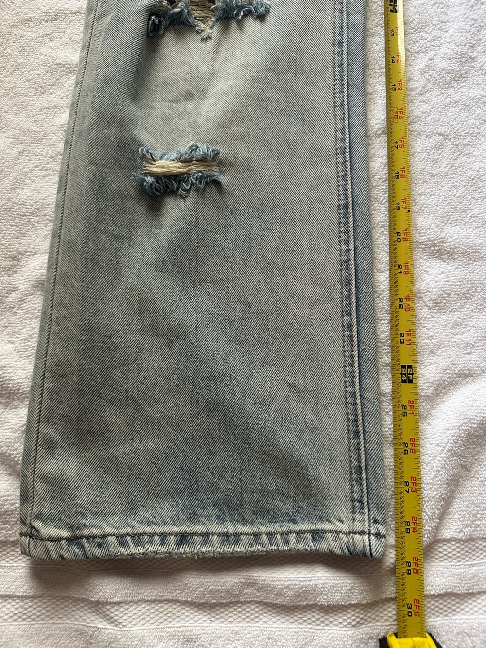 Distressed Ripped Jeans - Light Blue - Picture 5 of 6